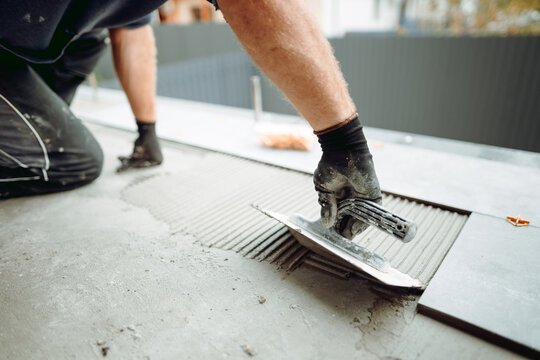 JR Waterproofing tiler at work
